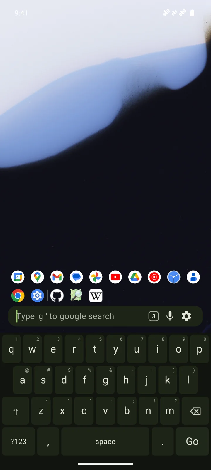 SearchLauncher home screen with keyboard ready